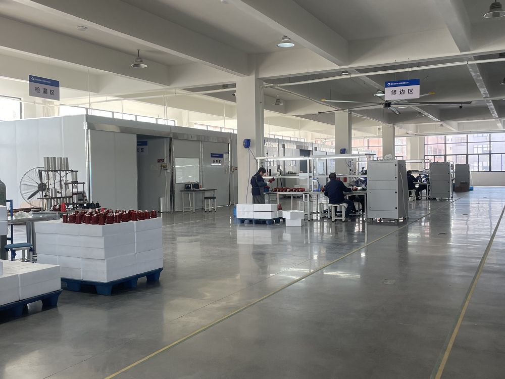 Suvell factory workshop source showing inspection and finishing workstations